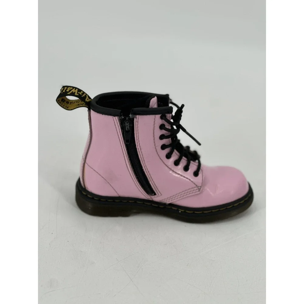 Dr Marten's 1460 Boot Kids Sz 9 Light Pink Lace‎ Up Edgy Combat Patent Leather